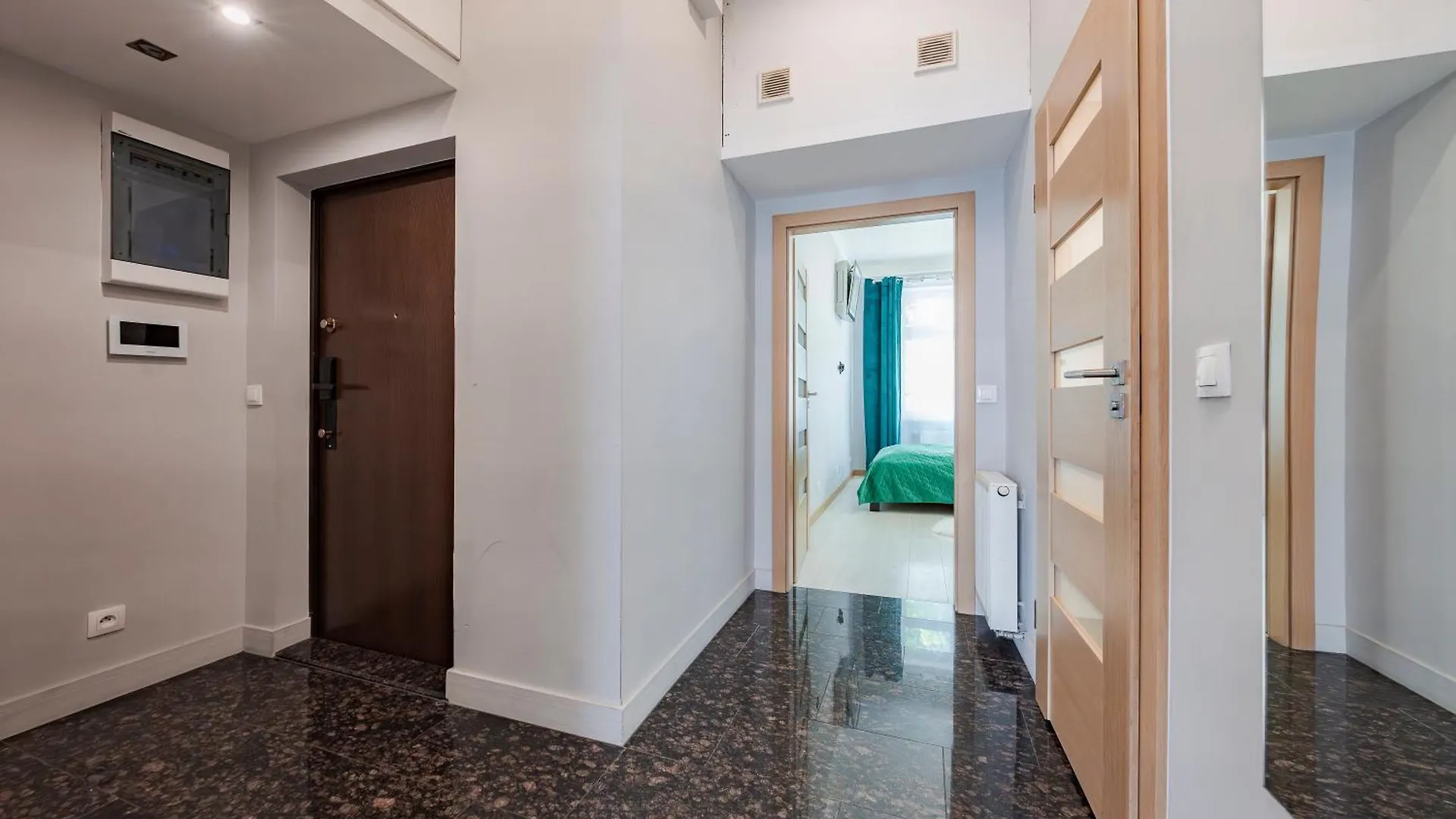 גדנסק Amber Apartments 0*,  פולין